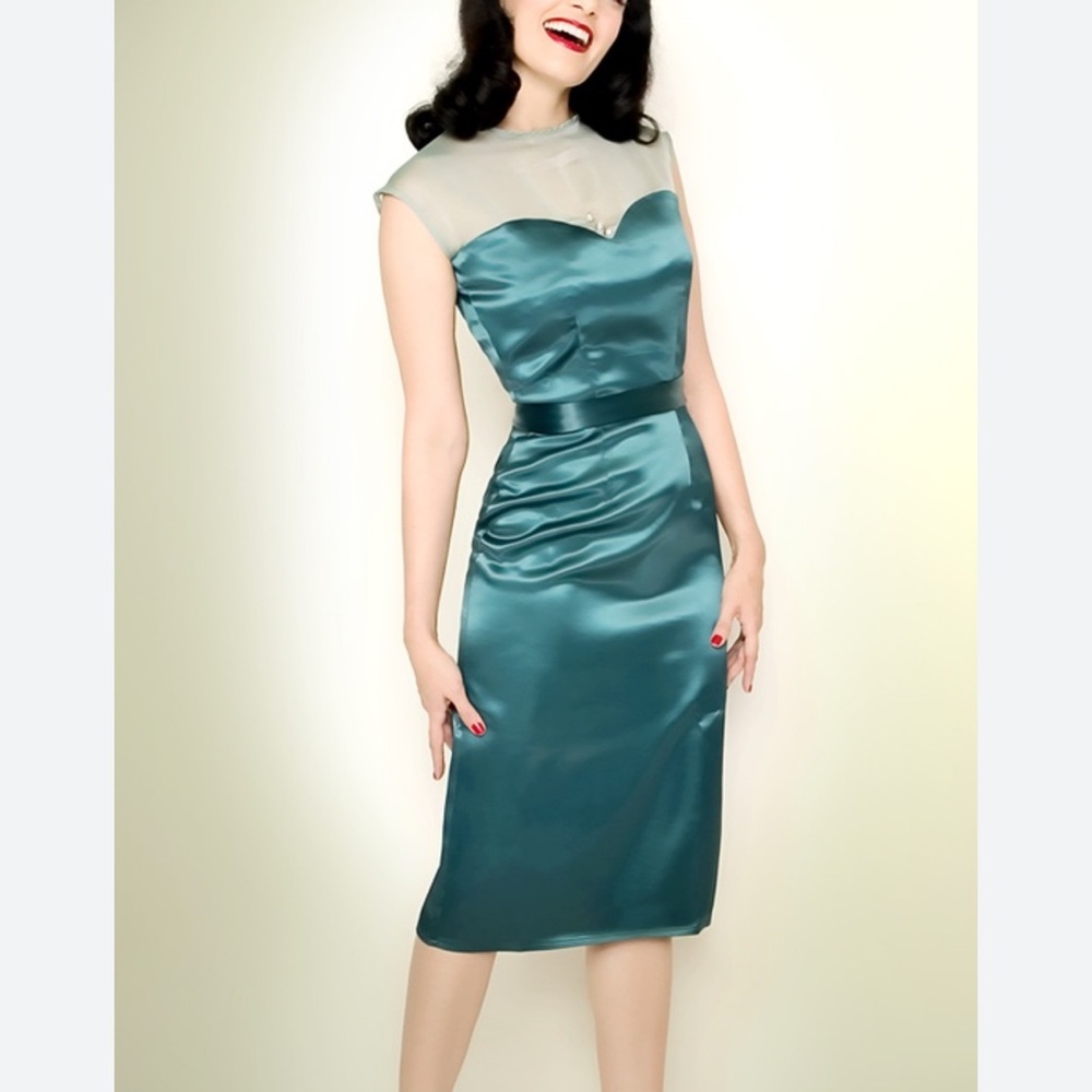 Green Wiggle Sweetheart Sheath Midi Dress